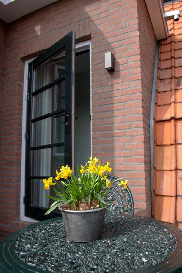 The Lake Inn Nieuwkoop Exterior photo